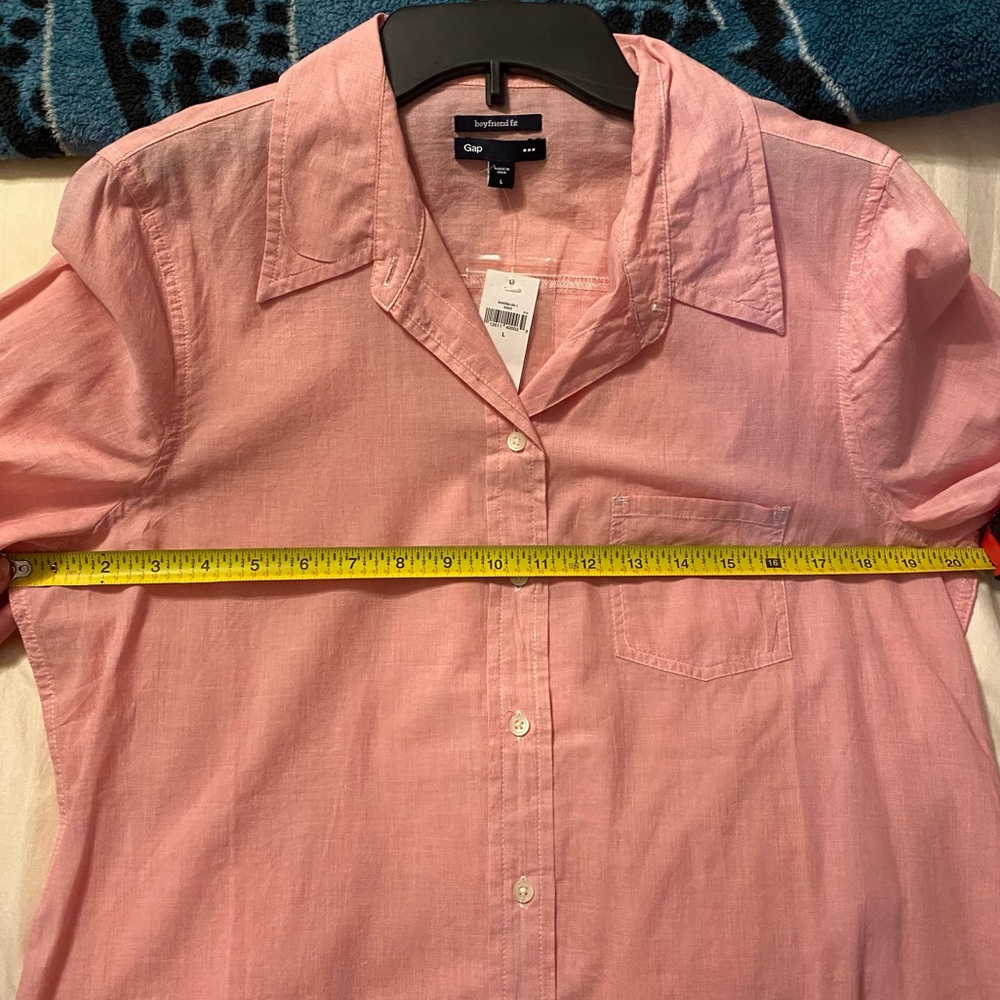 Gap boyfriend fit button down shirt, size L - Picture 5 of 8